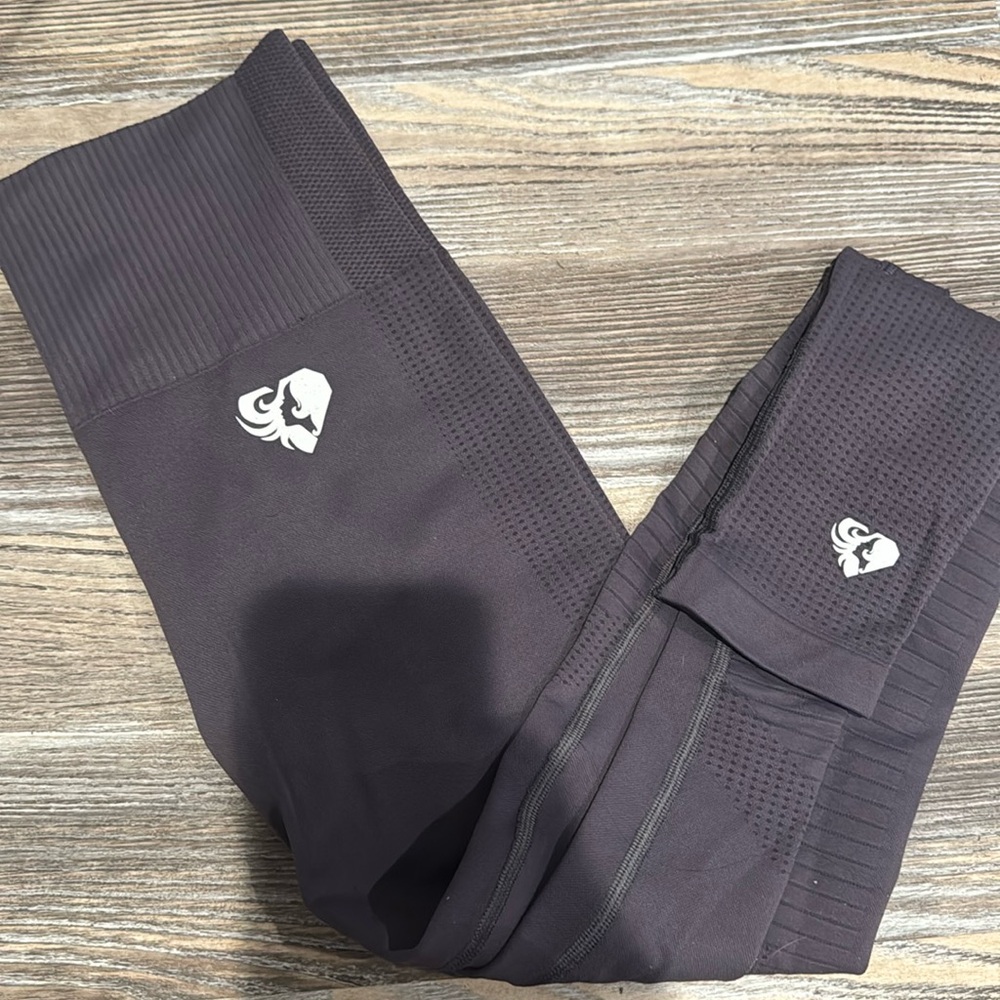 Women’s Best Seamless leggings.